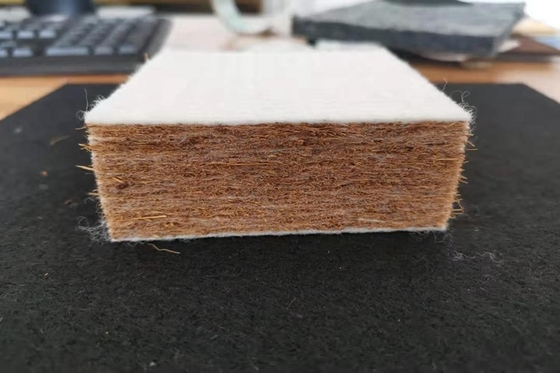 Kokosvezelmatras die tot 4500mm maken Niet-geweven Productielijn